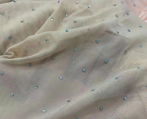 Bốn mặt đàn hồi màu trắng polyester lưới ủi kim cương 3 chiều sợi màu trang phục sân khấu